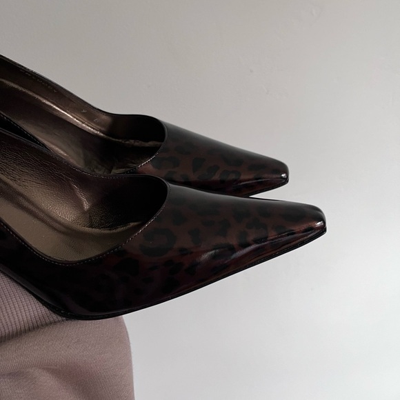 Stuart Weitzman Leopard Patent Leather Stiletto Pointy Toe Pumps - Picture 4 of 14